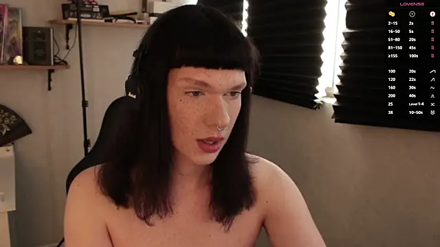 carthylovvve online show from February 2025 01:25:02 PM