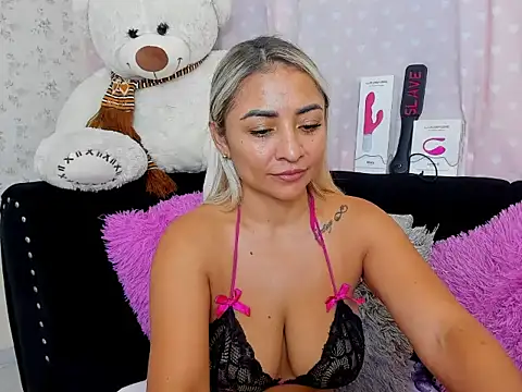 Snapshot of milf_bigass_ chatting on November 2025 12:16:02 PM milf bigass online show from November 2025 12:16:02 PM