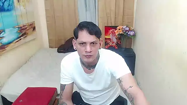 Snapshot of two_monstercock chatting on November 2025 07:05:02 PM two monstercock online show from November 2025 07:05:02 PM