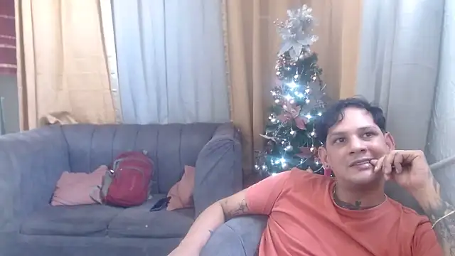 Snapshot of two_monstercock chatting on December 2025 08:02:02 PM two monstercock online show from December 2025 08:02:02 PM