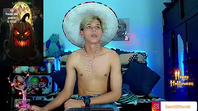 Liamscott  online show from October 2025 08:10:01 PM