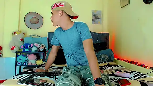 Liamscott  online show from March 2026 05:02:01 PM