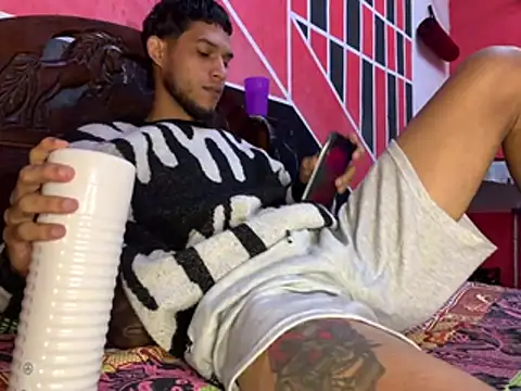 tanned boy online show from April 2026 03:13:01 PM