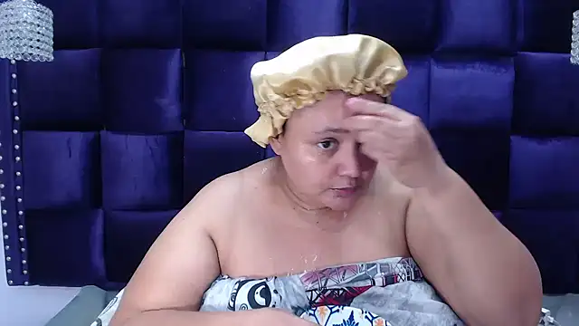 Snapshot of CrushOnMe_ chatting on September 2025 03:39:02 AM CrushOnMe online show from September 2025 03:39:02 AM