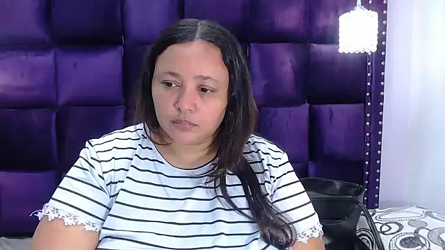 Snapshot of CrushOnMe_ chatting on November 2025 04:45:02 AM CrushOnMe online show from November 2025 04:45:02 AM