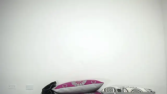 CrushOnMe  online show from May 2026 01:56:01 AM