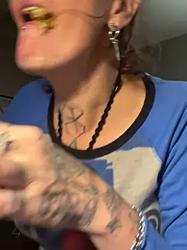 Snapshot of renegade_vyxxen chatting on December 2024 02:02:02 AM renegade vyxxen online show from December 2024 02:02:02 AM