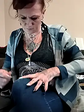 renegade vyxxen online show from December 2025 04:34:02 PM