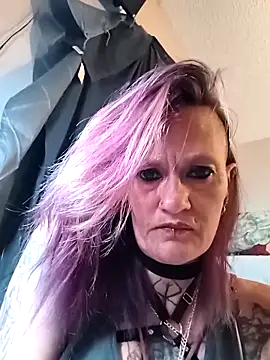 renegade vyxxen online show from March 2026 05:13:02 AM