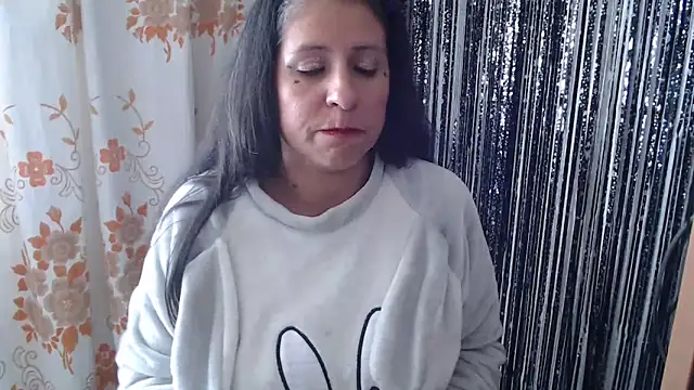 LucifernandaSw online show from February 2025 04:10:02 PM