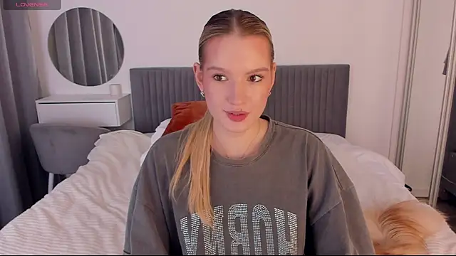 CassieRayss online show from November 2025 03:51:01 PM