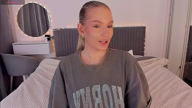 CassieRayss online show from January 2026 03:49:02 PM