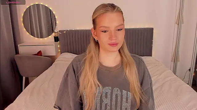 CassieRayss online show from March 2026 10:39:01 AM