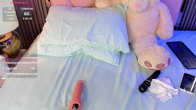 Snapshot of Alisse_Miller chatting on March 2025 08:26:02 AM Alisse Miller online show from March 2025 08:26:02 AM