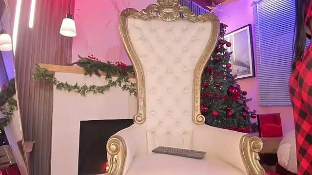 Snapshot of Alisse_Miller chatting on December 2025 11:00:02 PM Alisse Miller online show from December 2025 11:00:02 PM