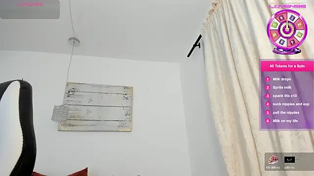 Snapshot of emma_castilloo chatting on February 2025 10:43:02 PM emma castilloo online show from February 2025 10:43:02 PM