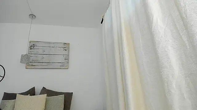 Snapshot of emma_castilloo chatting on March 2025 10:15:02 PM emma castilloo online show from March 2025 10:15:02 PM