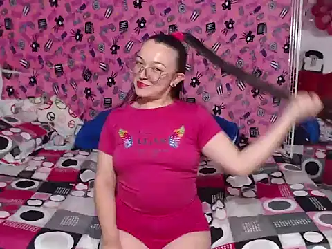 Snapshot of Angela_18honey chatting on June 2026 04:32:02 AM Angela 18honey online show from June 2026 04:32:02 AM