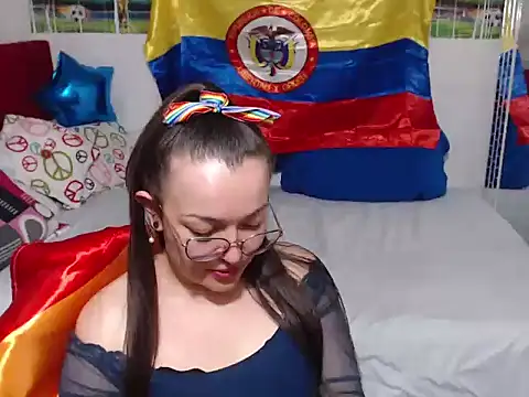 Snapshot of Angela_18honey chatting on July 2026 04:19:01 AM Angela 18honey online show from July 2026 04:19:01 AM