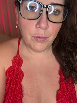 Snapshot of xsexycurvymilf chatting on February 2025 03:09:01 PM xsexycurvymilf online show from February 2025 03:09:01 PM