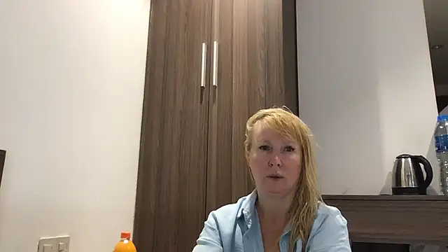 EmmaInLove23 online show from February 2025 04:42:02 AM