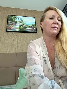 EmmaInLove23 online show from July 2026 11:53:02 PM