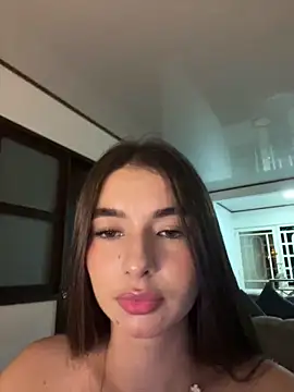 Snapshot of Coralinee_01 chatting on May 2026 12:49:01 AM Coralinee 01 online show from May 2026 12:49:01 AM