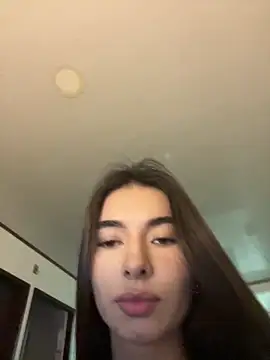 Snapshot of Coralinee_01 chatting on May 2026 11:12:01 PM Coralinee 01 online show from May 2026 11:12:01 PM