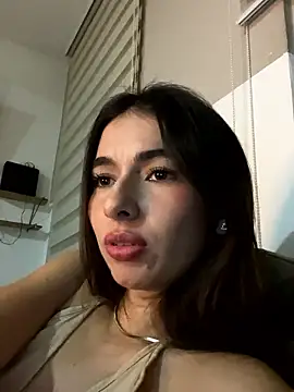 Snapshot of Coralinee_01 chatting on June 2026 01:28:02 AM Coralinee 01 online show from June 2026 01:28:02 AM