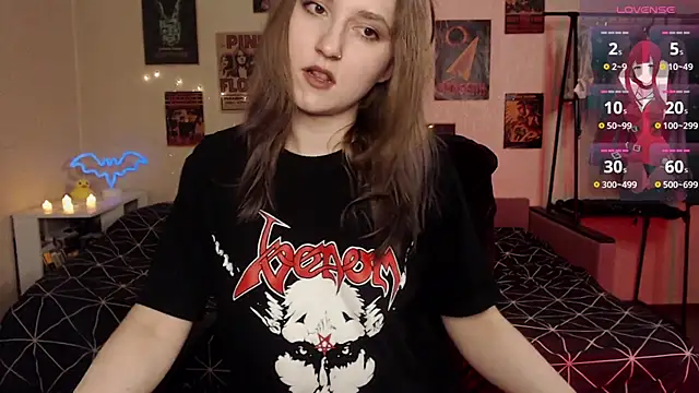 Snapshot of Viper_kiss chatting on January 2025 11:26:01 PM Viper kiss online show from January 2025 11:26:01 PM