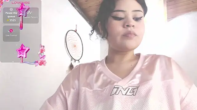 Snapshot of Amara18_ chatting on December 2025 01:57:02 AM Amara18 online show from December 2025 01:57:02 AM