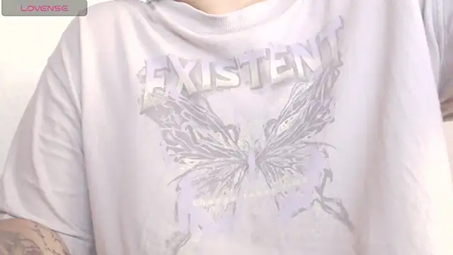 Amara18  online show from April 2026 06:23:02 PM