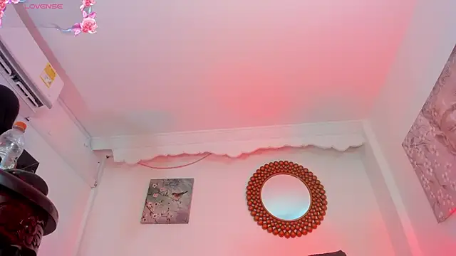 Karoline Marin online show from December 2024 02:01:01 PM