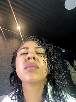 Snapshot of Amareto_ chatting on November 2025 11:41:01 AM Amareto online show from November 2025 11:41:01 AM