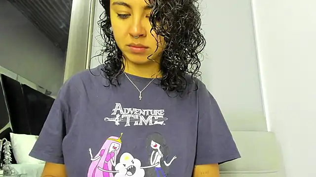 Snapshot of Amareto_ chatting on November 2025 01:43:01 PM Amareto online show from November 2025 01:43:01 PM