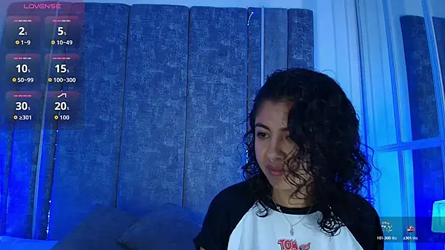 Snapshot of Amareto_ chatting on November 2025 12:37:02 PM Amareto online show from November 2025 12:37:02 PM