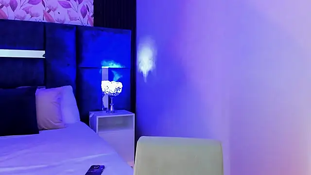 Snapshot of Amareto_ chatting on November 2025 11:43:02 AM Amareto online show from November 2025 11:43:02 AM