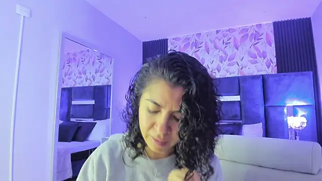 Snapshot of Amareto_ chatting on December 2025 12:25:01 PM Amareto online show from December 2025 12:25:01 PM