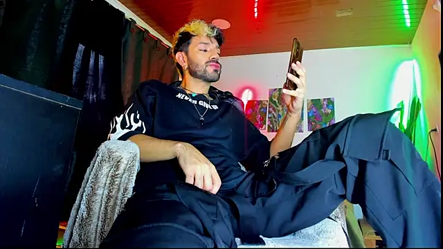 LatinMilk  online show from March 2026 09:22:02 PM