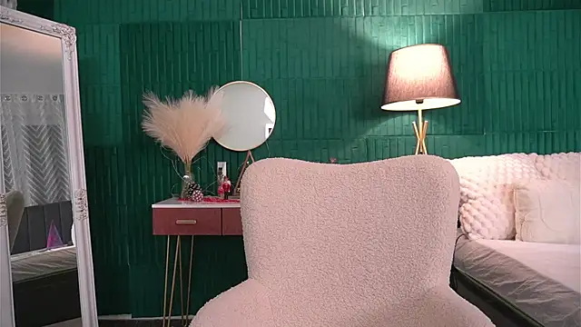 HaileyMoonn online show from December 2025 04:18:02 AM