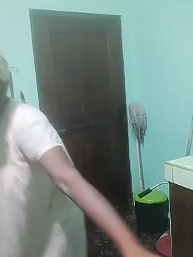 Snapshot of Kunchiii chatting on February 2026 03:33:01 PM Kunchiii online show from February 2026 03:33:01 PM