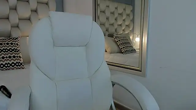 Snapshot of Helleamazing chatting on March 2025 04:34:02 AM Helleamazing online show from March 2025 04:34:02 AM