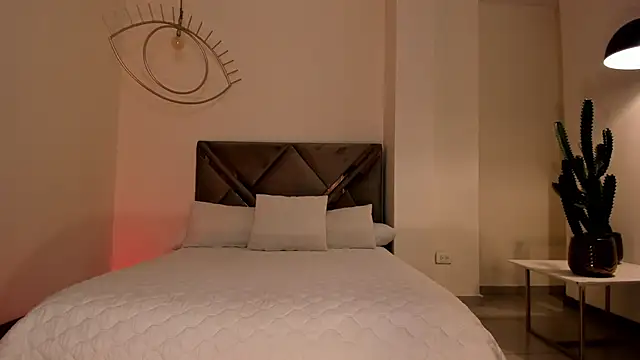 Snapshot of DominiqueVega chatting on November 2025 11:41:01 PM DominiqueVega online show from November 2025 11:41:01 PM