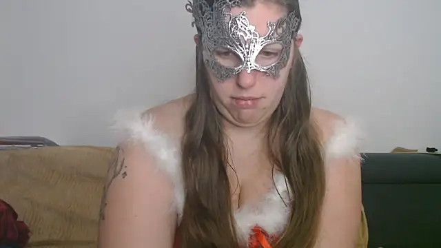 FrancaiseLynne online show from December 2025 05:32:01 PM