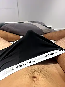 h0rnyguy001 online show from October 2025 06:45:02 AM