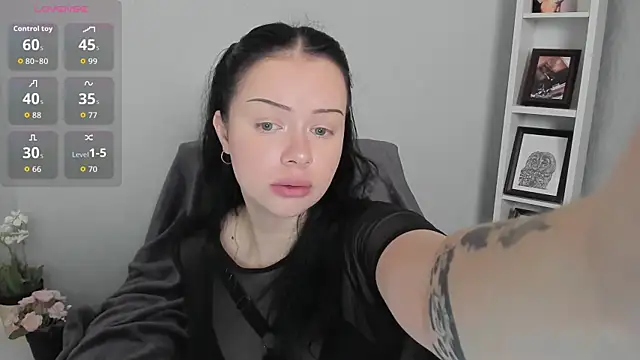 Lori  Hell online show from June 2026 04:38:02 AM
