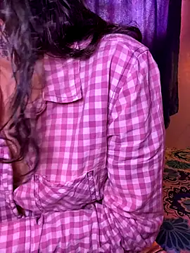 Snapshot of LiliJones_ chatting on November 2025 04:07:02 PM LiliJones online show from November 2025 04:07:02 PM