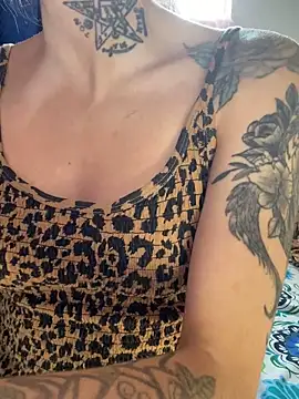 Snapshot of LiliJones_ chatting on November 2025 01:32:02 PM LiliJones online show from November 2025 01:32:02 PM