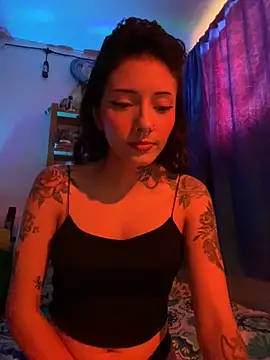 Snapshot of LiliJones_ chatting on December 2025 06:05:01 PM LiliJones online show from December 2025 06:05:01 PM