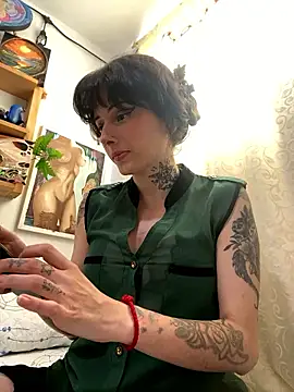 LiliJones  online show from January 2026 06:20:01 PM